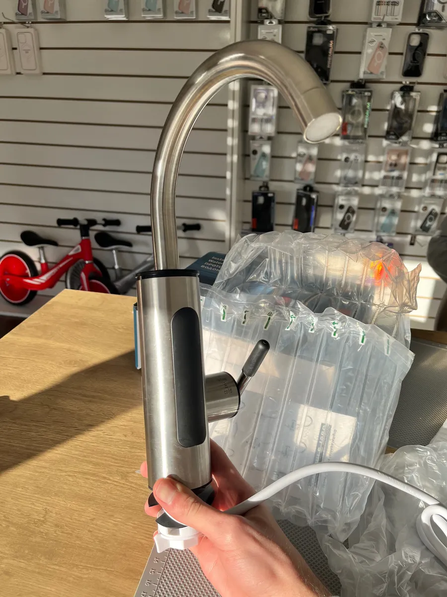 Canilla Electrica Calentador De Agua Instantáneo Para Mesada Gris Acero Inoxidable