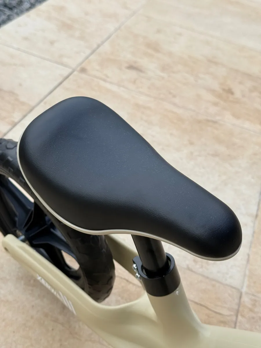 Bicicleta De Equilibrio Sin Pedales Tipo Chivita Xervei - Verde Lima